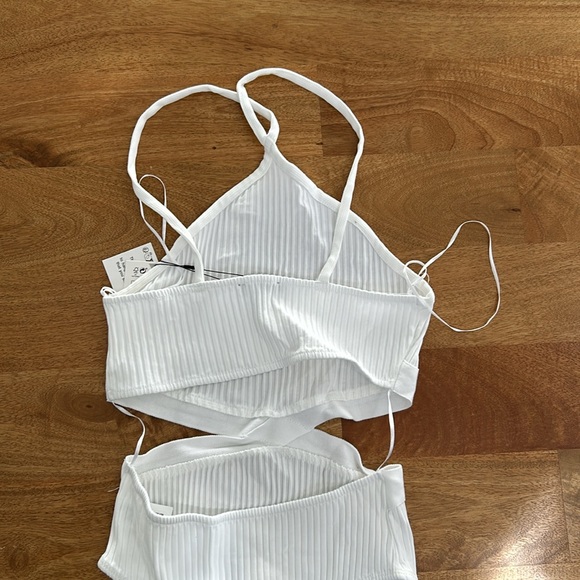 Zara Cut Out  Halter Bosysuit - Picture 4 of 11